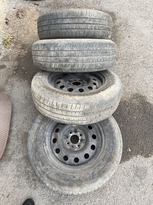 Продам летние шины с дисками 185/70/R14