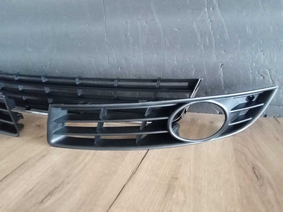 Grila Bara fata VW Passat B6 2005-2010