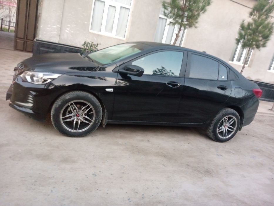 Sroshni sotiladi pul kerak Onix  LT3