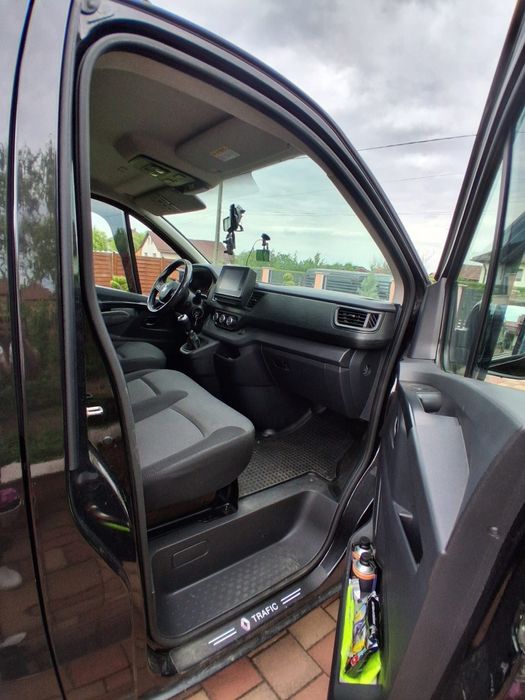 Vand RENAULT TRAFIC  8+1 model lung