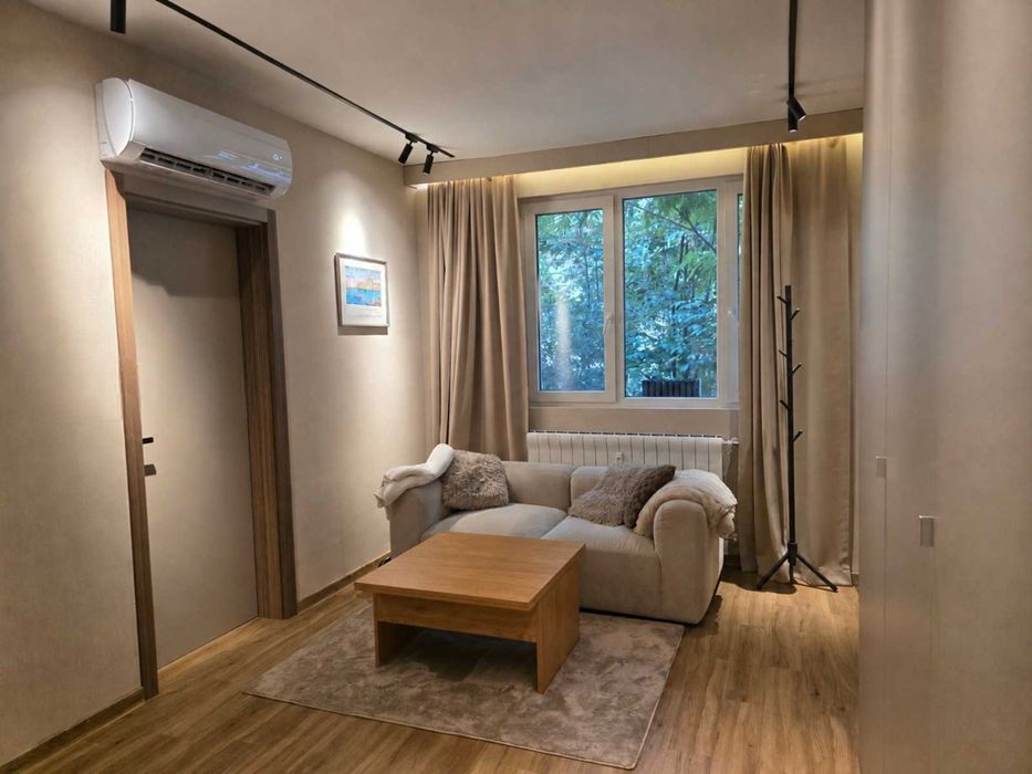 Дава се под наем Двустаен апартамент в София, Център - 45 кв.м за 650 € - Снимка #2