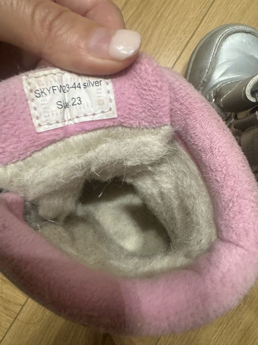 Продам зимние сапоги для девочки
