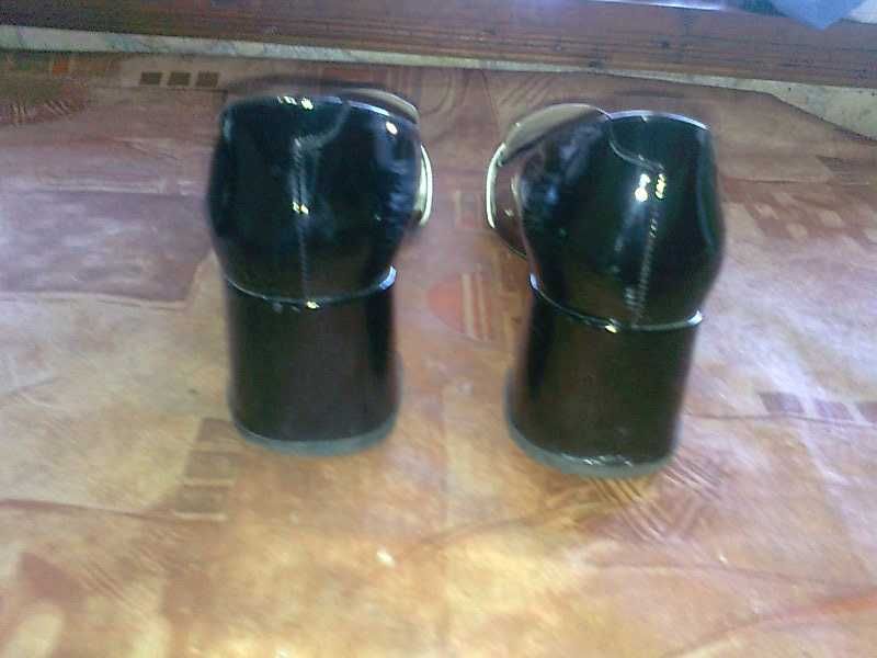 Дамски лачени обувки №38