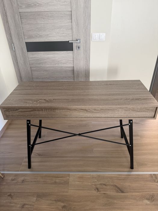 Продавам бюро с размери 48х120
