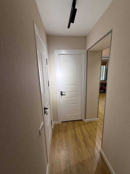 Ц-1 ! 1 ком. перед. в 2 ком. с евроремонтом в центре города Эко парк