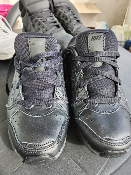 Оригинален Найк 42 номер.Без забележки 35 Евро носени много малко