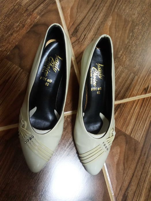 Женская кофта 48-50 размер по 50 тыс+БЕСПЛАТНО много обуви