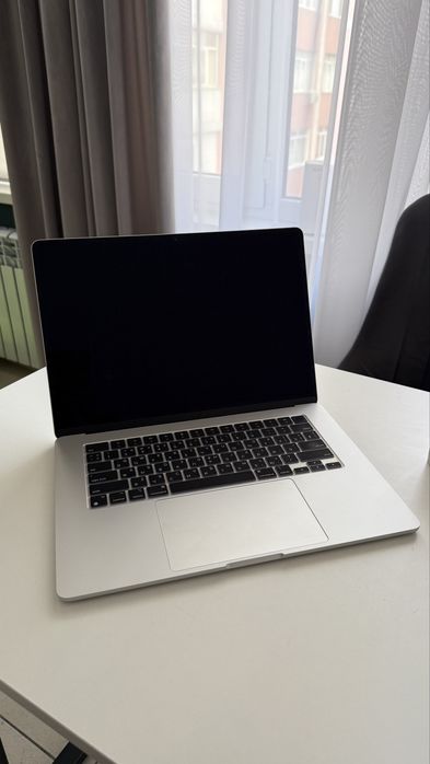 Macbook Air M2 15 8/256