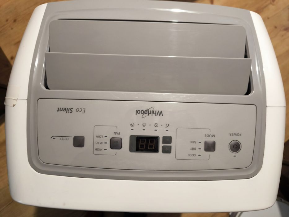Мобилен КЛИМАТИК Whirlpool PACW212CO. 12000 BTU. ПРЕНОСИМ. КЛАС A.