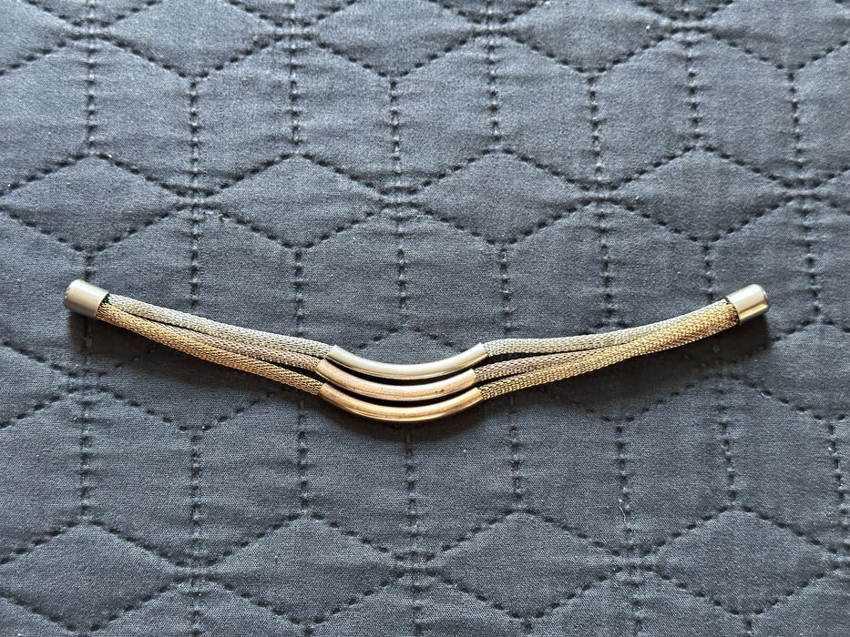 Дамска гривна с магнитно закопчаване