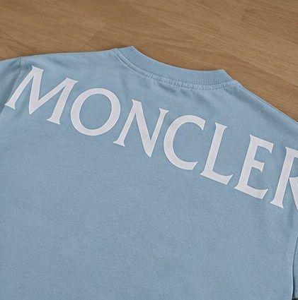 Moncler T-shirt размер s