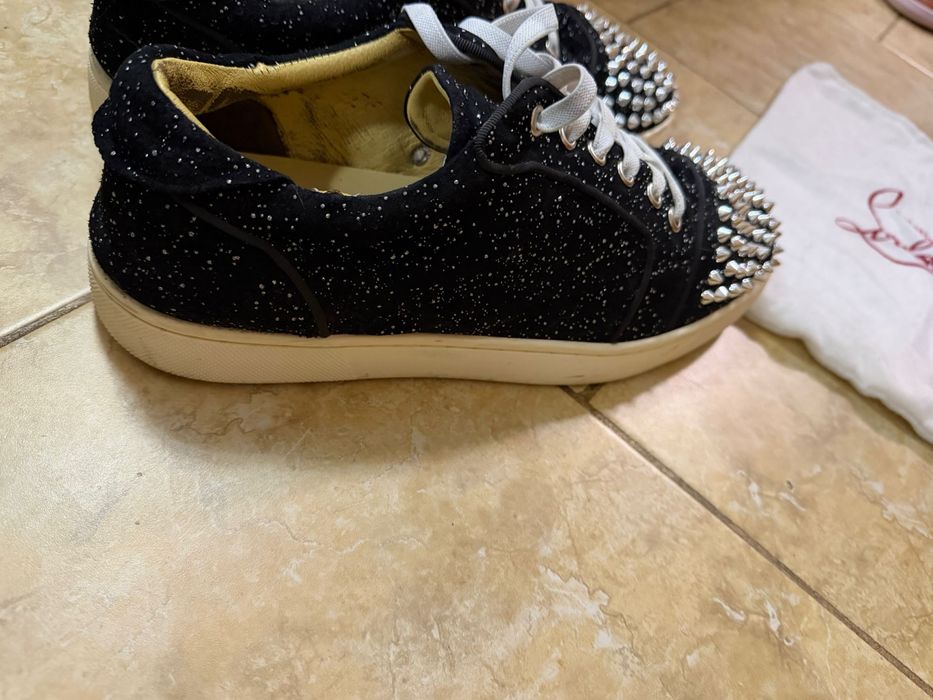 Vand pantofi christian louboutin