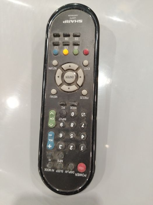 Телевизор Sharp, телевизор Samsung, колонки аудио, багетная рамка