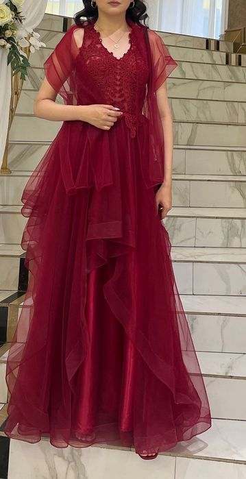 Женское вечернее платье