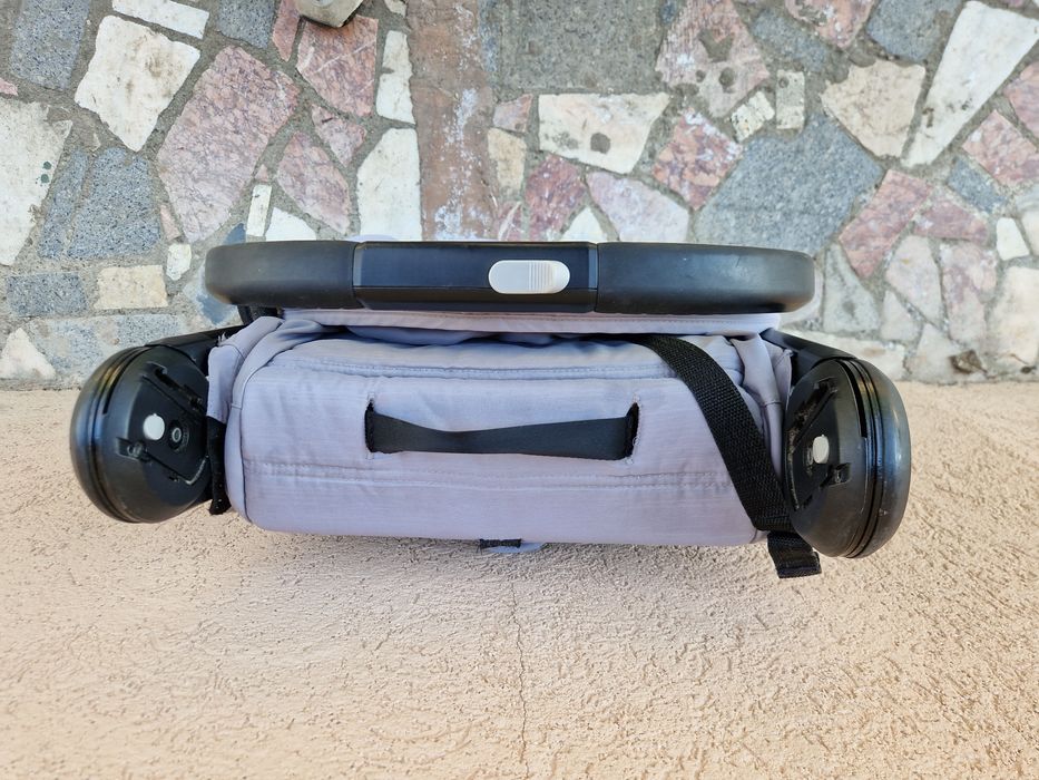 Vând cărucior Baby Jogger City Tour 2 – Stare bună, preț negociabil