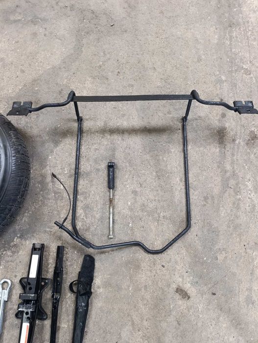 Резервна гума ключ крик за Chevrolet Captiva / Opel Antara / Каптива