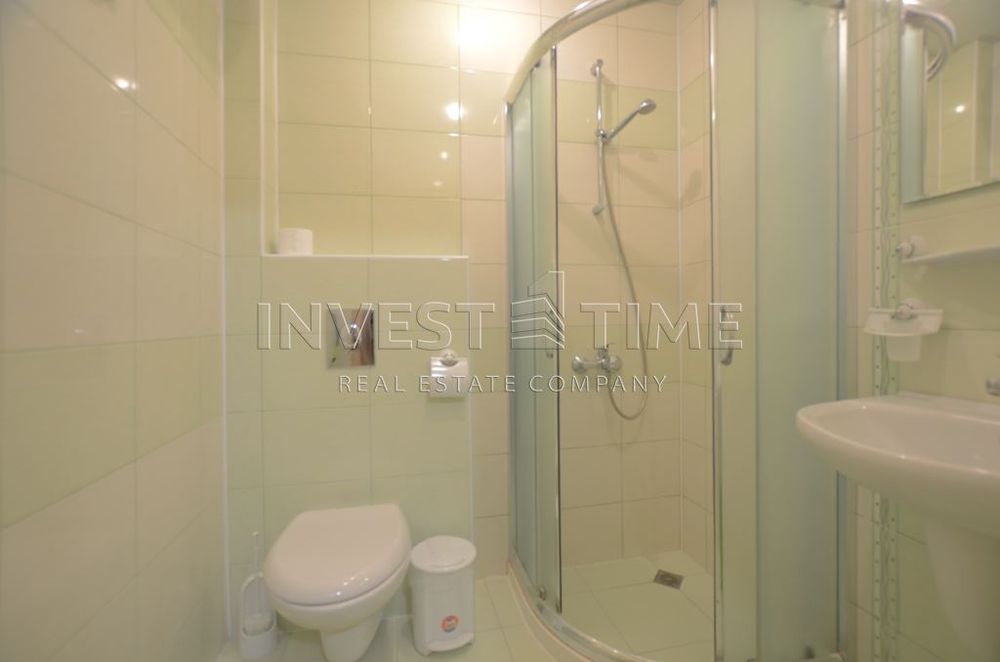 Голям тристаен апартамент в центъра на с. Кранево