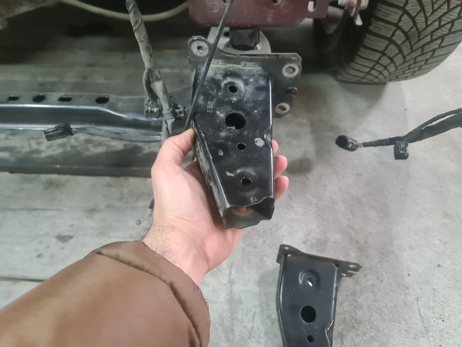 Suport bara stanga Mazda