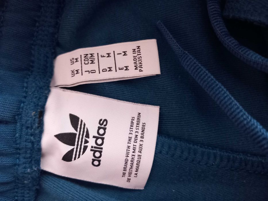 Долница на adidas унисекс страхотен цвят