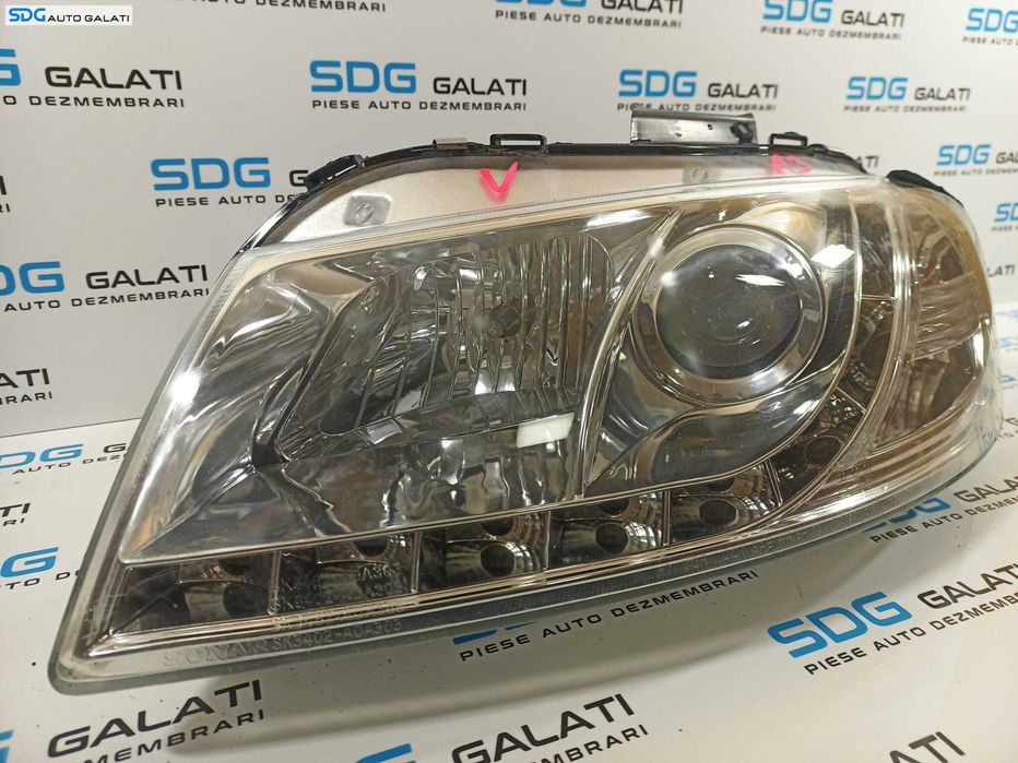 Far Stanga cu Lupa Led Daylight Cromat FARA Xenon Audi A3 8P 2004 - 2010 [L1924]