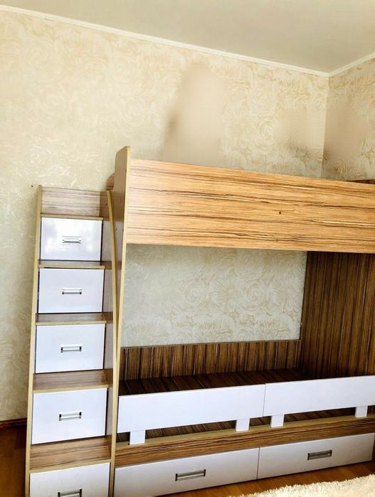 Двухъярусная кровать