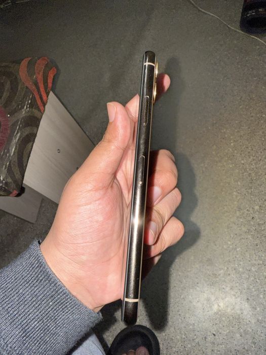 I phone 11 pro max 512 GB