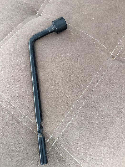 Автомобмльный комплект инструментов