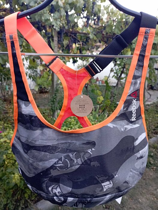 Адидас Спортни сутиени, комплекти, суетширти