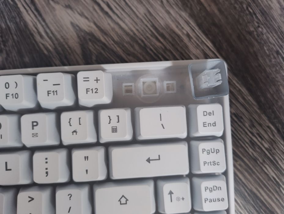 Tastatură WhiteShark perfect funcțională, taste cu membrană, RGB
