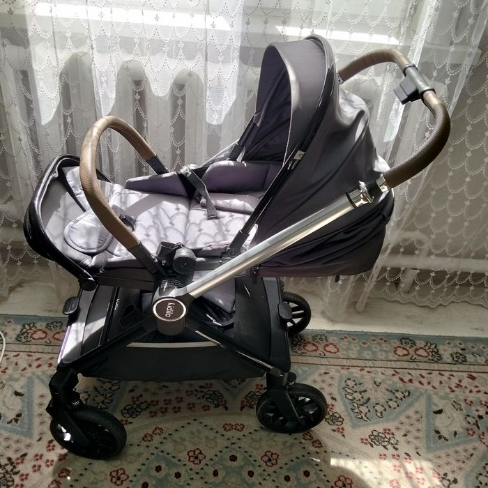 Продам прогулочную коляску