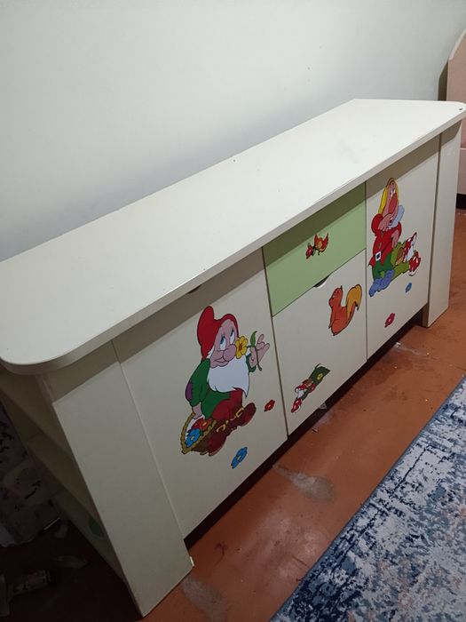 Срочно продам кровать и комод