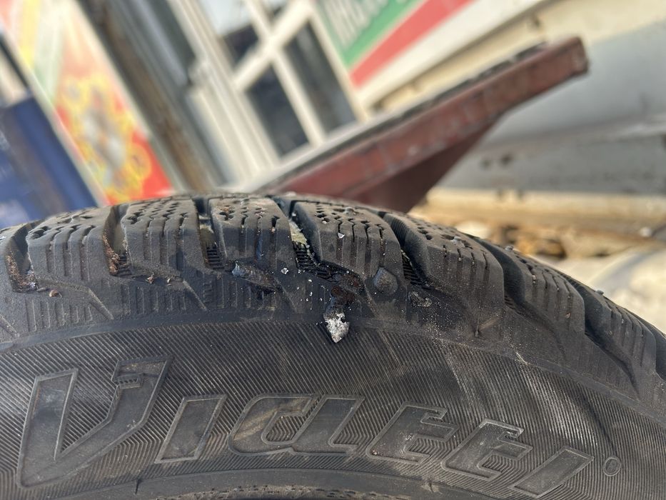 Зимние шипованные резины 2шт