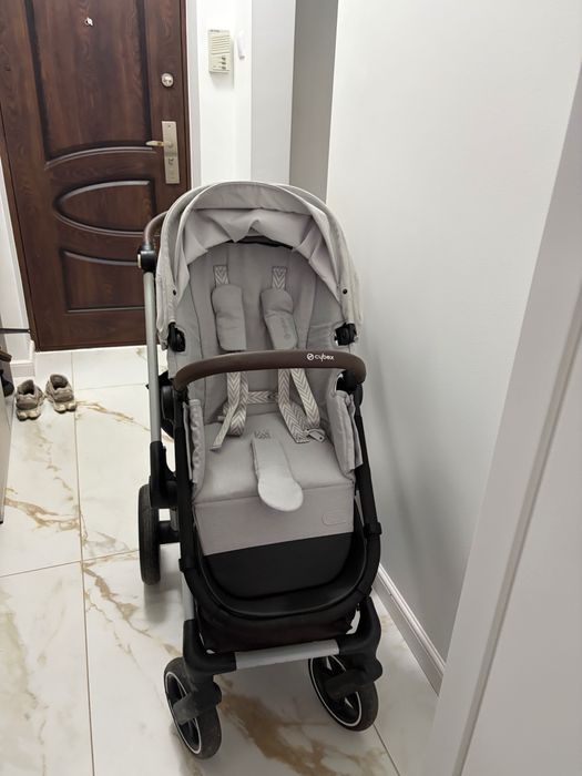 Cărucior Cybex Eos