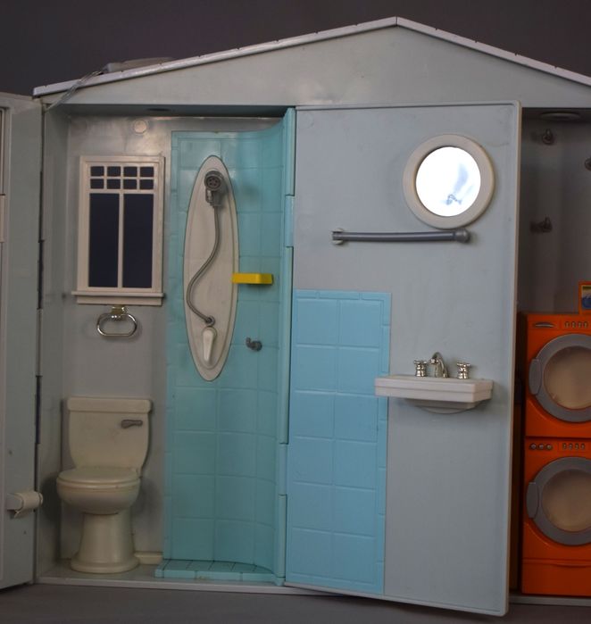 Дом Totally Real для Барби + мебель