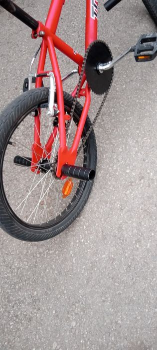 BMX cu roti pe 20 roșu cu negru
