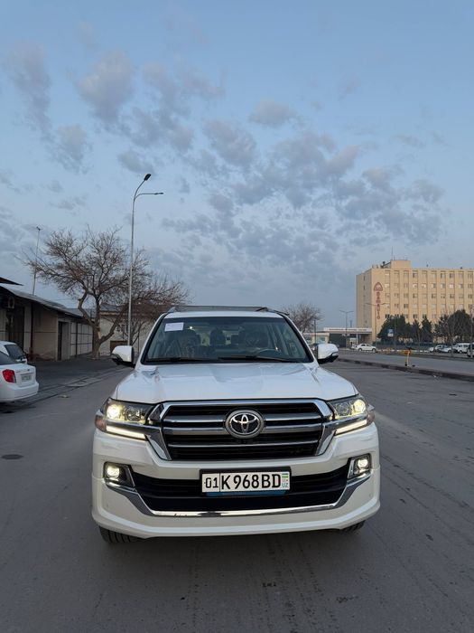 Toyota Land Cruiser 200