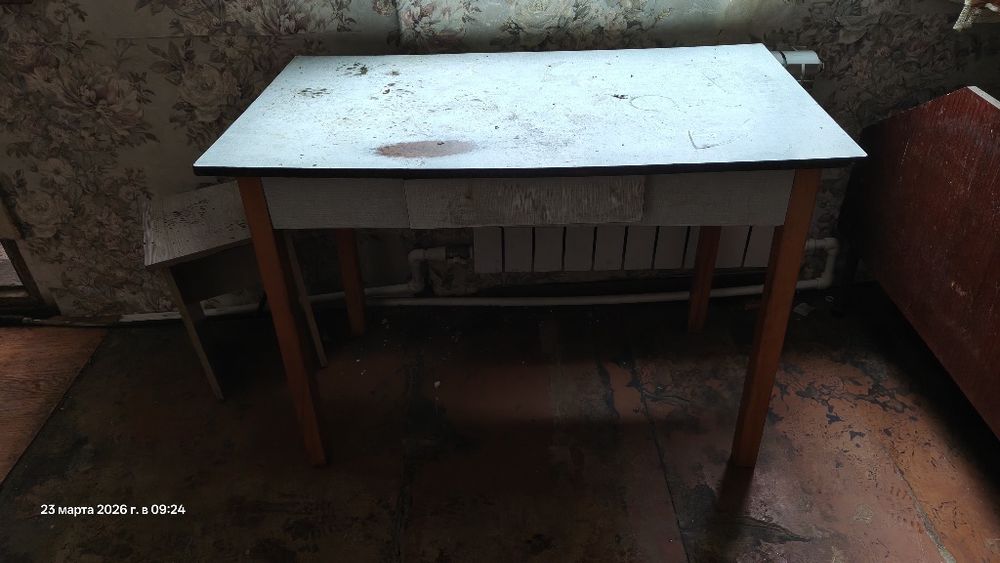 Продам кухонные столы.