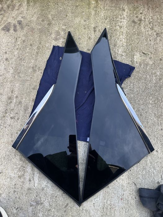Geamuri aripi spate nissan qashqai.