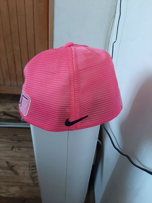 Nike шапка с козирка/фуксия/