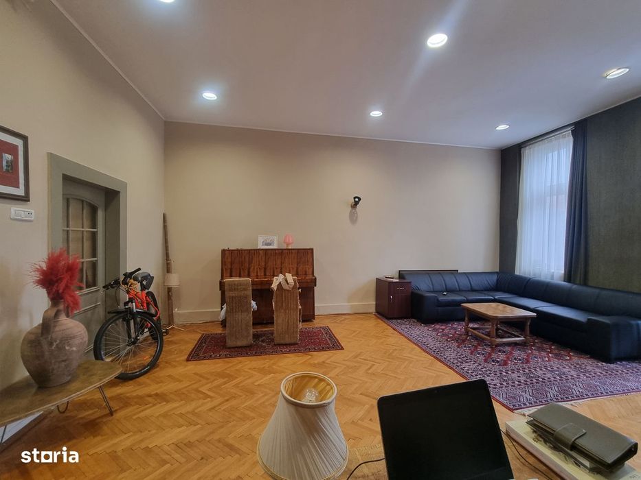 De închiriat apartament/birou zona centrală