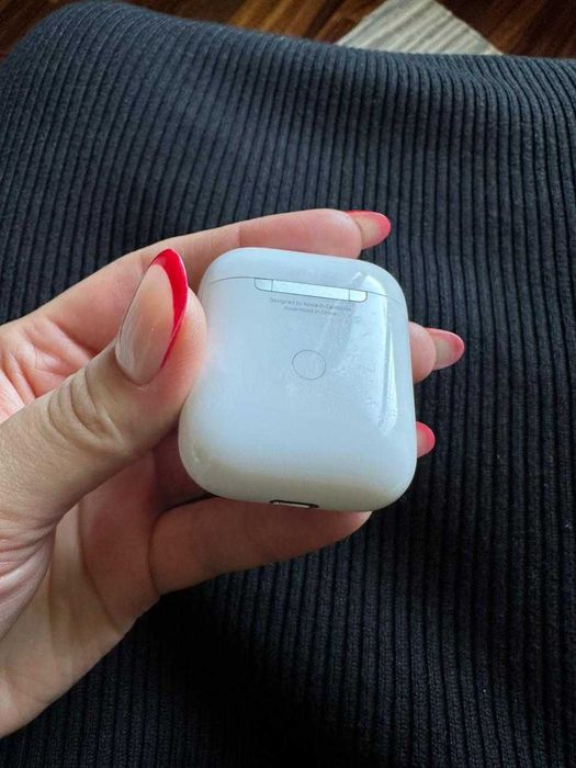 Продам Apple AirPods 2 оригинал