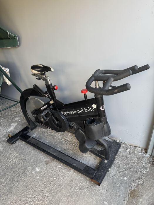 Тренажерный велосипед