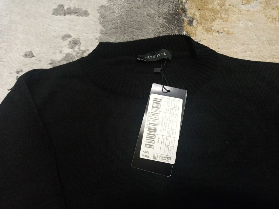 Дамски пуловер, фино плетиво