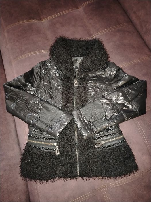 Продам куртку женскую