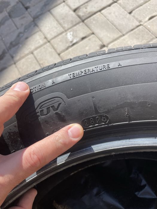 Шины NEXEN 235/55/19 новые
