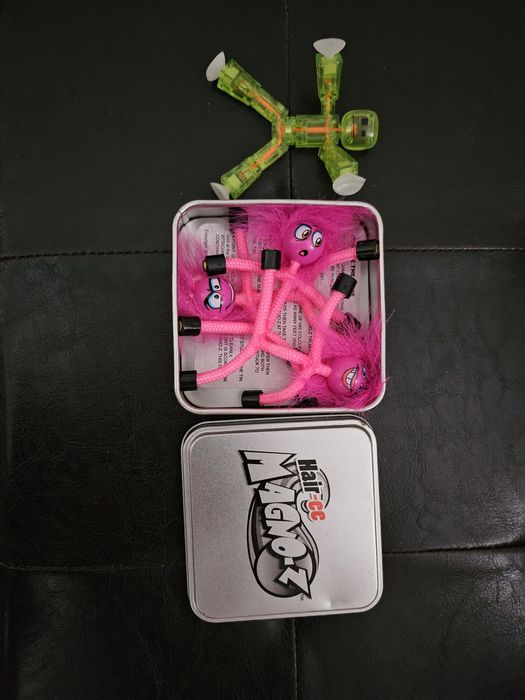 Magno-Z set 3 figurine magnetice in cutie metalica +robotel bonus