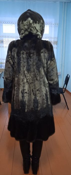 Продам норковую шубу
