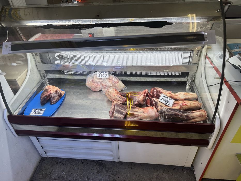 Продам витринный холодильник