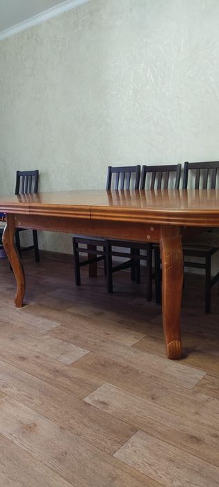 Продам хороший стол