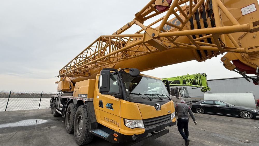 Avtokran XCMG 100 t